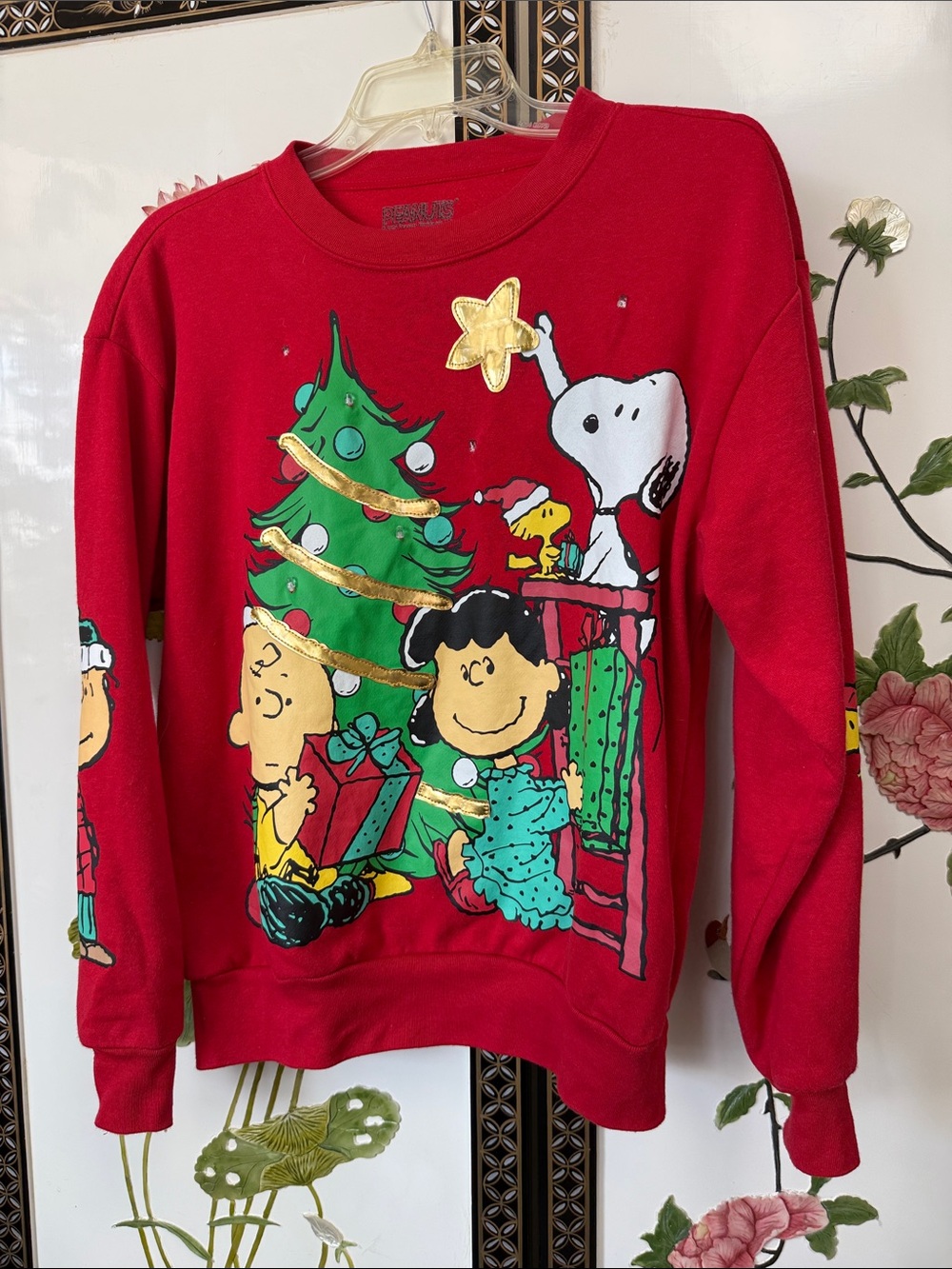 Peanuts Snoopy Holiday Light-Up Sweatshirt Red Size XS